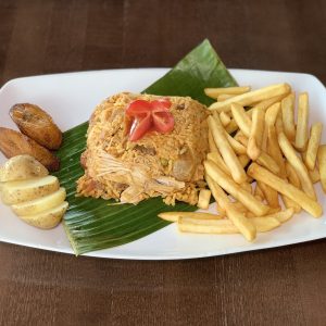 Arroz con pollo y Papas Fritas / Sauteed Chicken with Rice & French Friess